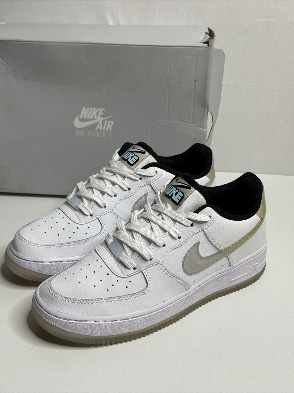 Nike Men's Low-Top Sneakers - White with Gum Accents